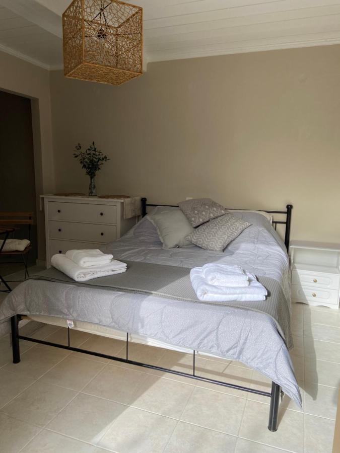 Pepper Tree Apartment Aegina Luaran gambar