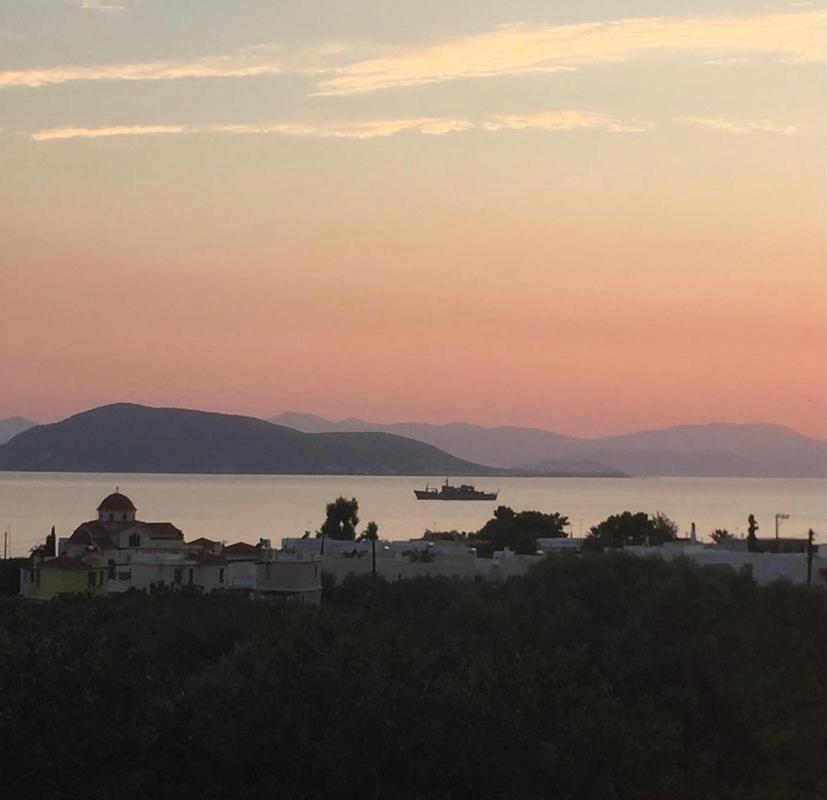 Pepper Tree Apartment Aegina Luaran gambar